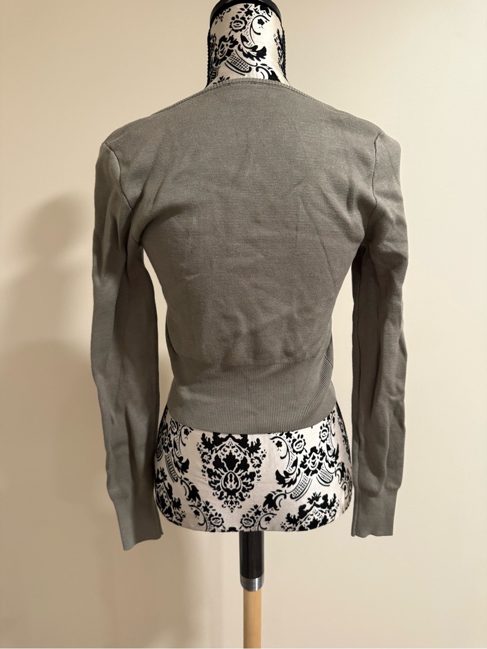 Abercrombie & Fitch Hook and Eye Slim Cardigan​ - Picture 5 of 6